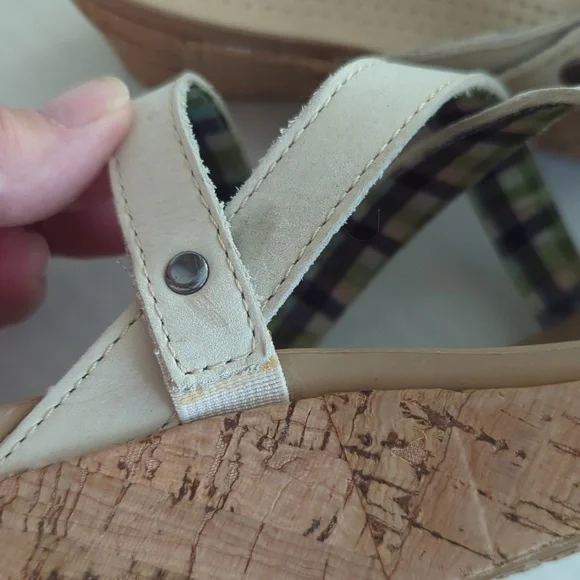 Crocs Open Toe Cork Wedge Strappy Slide Sandal 8 Creamy Beige Tan - Picture 11 of 16